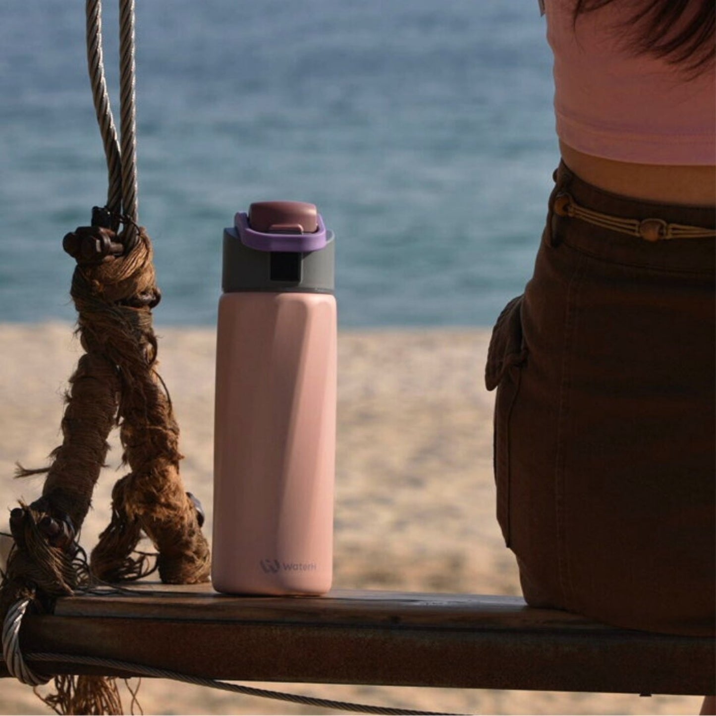 WaterH 24oz Pembe – WaterH Akıllı Termos 710 ml Pembe Renk Lifestyle 3